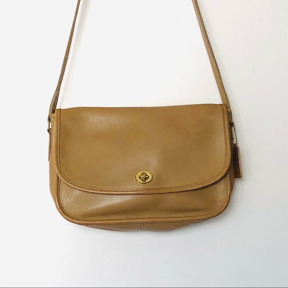 Vtg COACH CITY 9790  Camel Shoulder Crossbody Bag